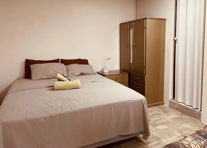 Machala Comoda Suite Privada Con Parqueo En Urb